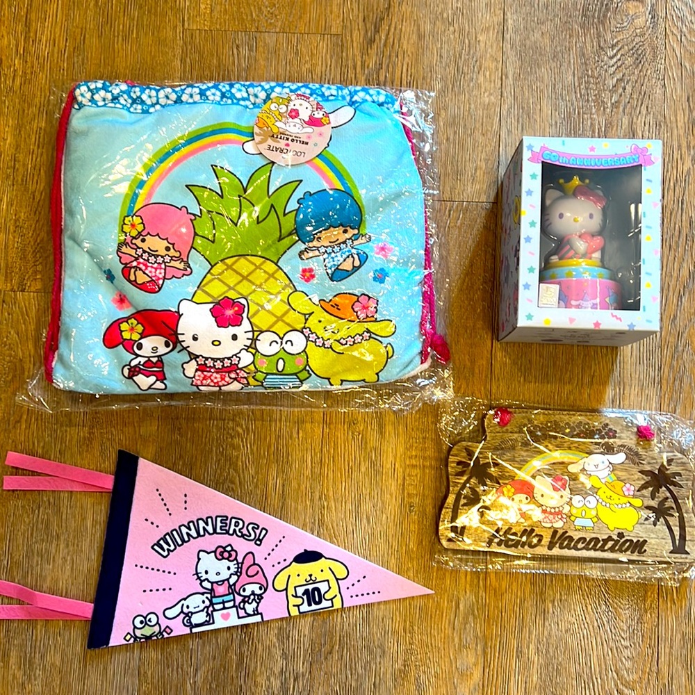 Hello Kitty Bundle that is brand new in sealed in package.  Makes a great gift!